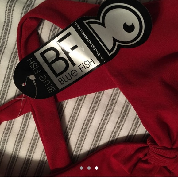 Red knotted bluefish activewear top - Picture 3 of 3